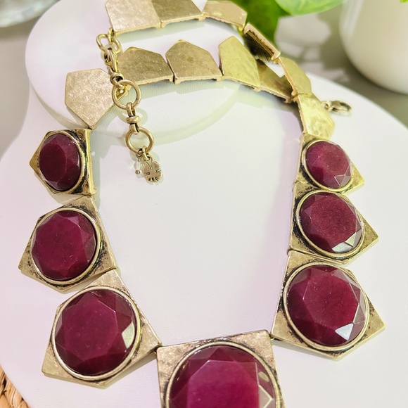 LUCKY BRAND Red Jade Stone Hammered Brass Pennant Collar Bib Necklace - Picture 4 of 12